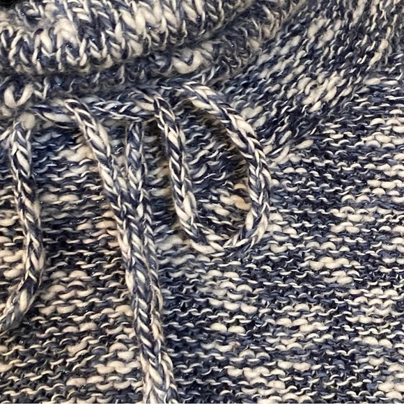 💙🤍CHAPS MARBLED FUNNEL/COWL NECK SWEATER🤍💙 - Picture 3 of 4